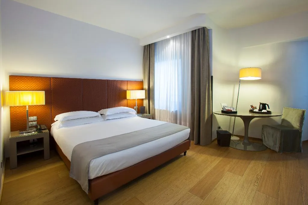 Double or Twin DELUXE Room, Starhotels Michelangelo Firenze, Florence