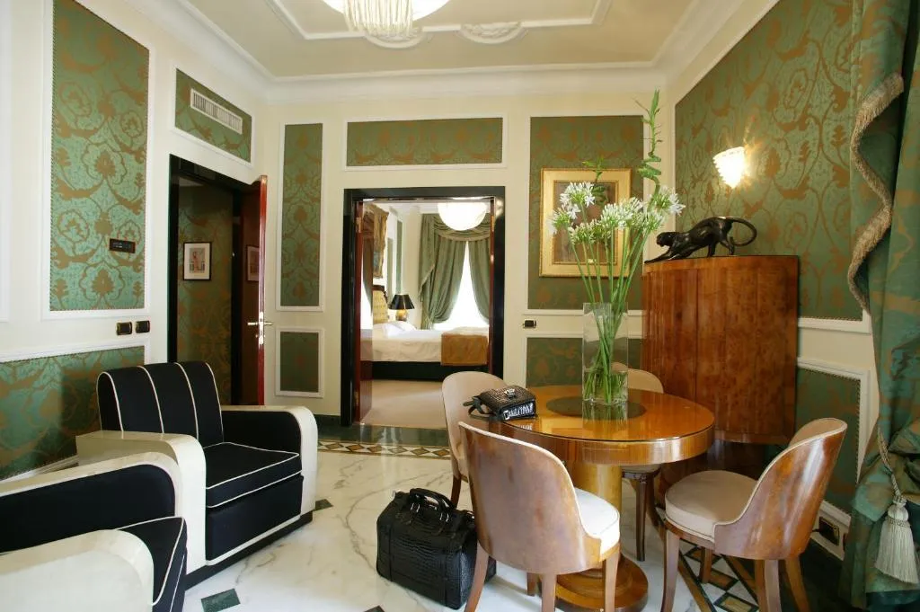 SUITE STANDARD Room, Baglioni Hotel Regina, Rome
