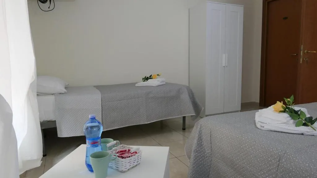 Room, B&B Dimora Cirillo, Naples