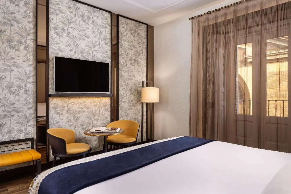 Room, NH Collection Madrid Palacio de Tepa, Madrid