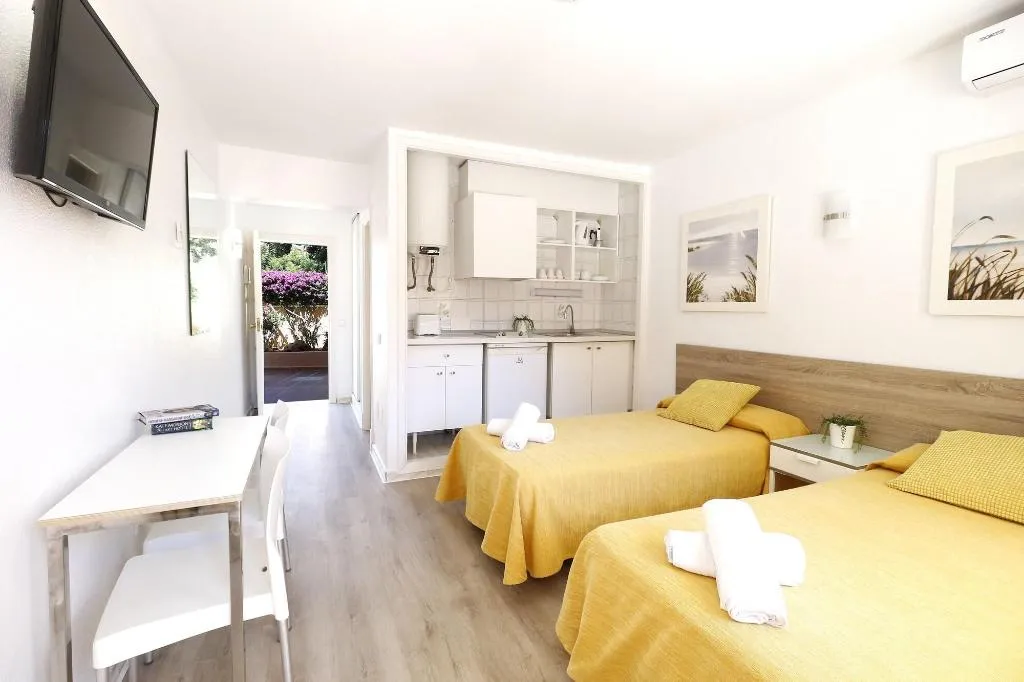 Room, Naika Studios & Apartments, Majorca