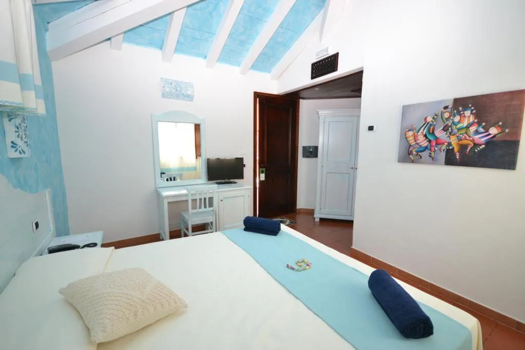 Room, Galanias Hotel And Retreat, Cagliari