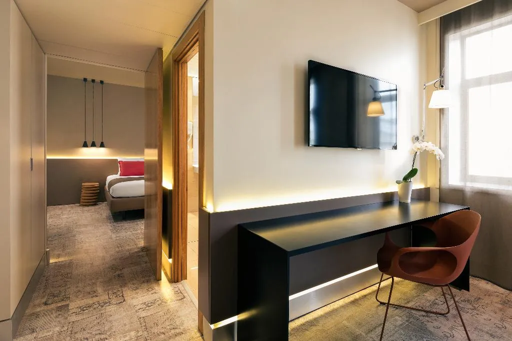SUITE KING SIZE BED Room, Mercure Porto Centro Santa Catarina, Porto