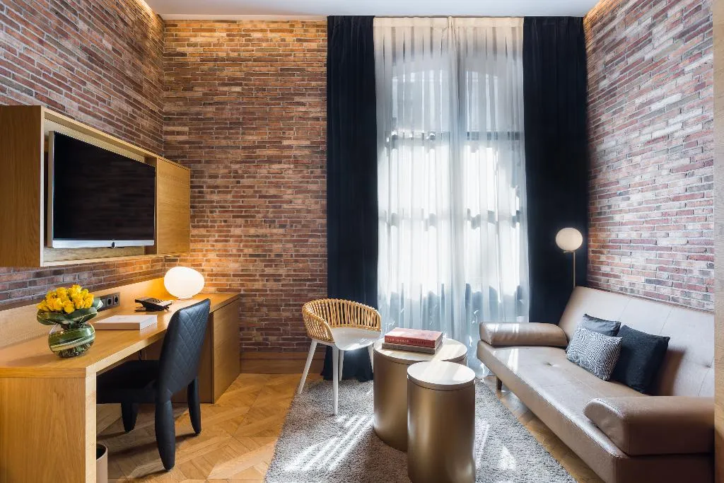 JUNIOR SUITE STANDARD Room, Monument Hotel, Barcelona