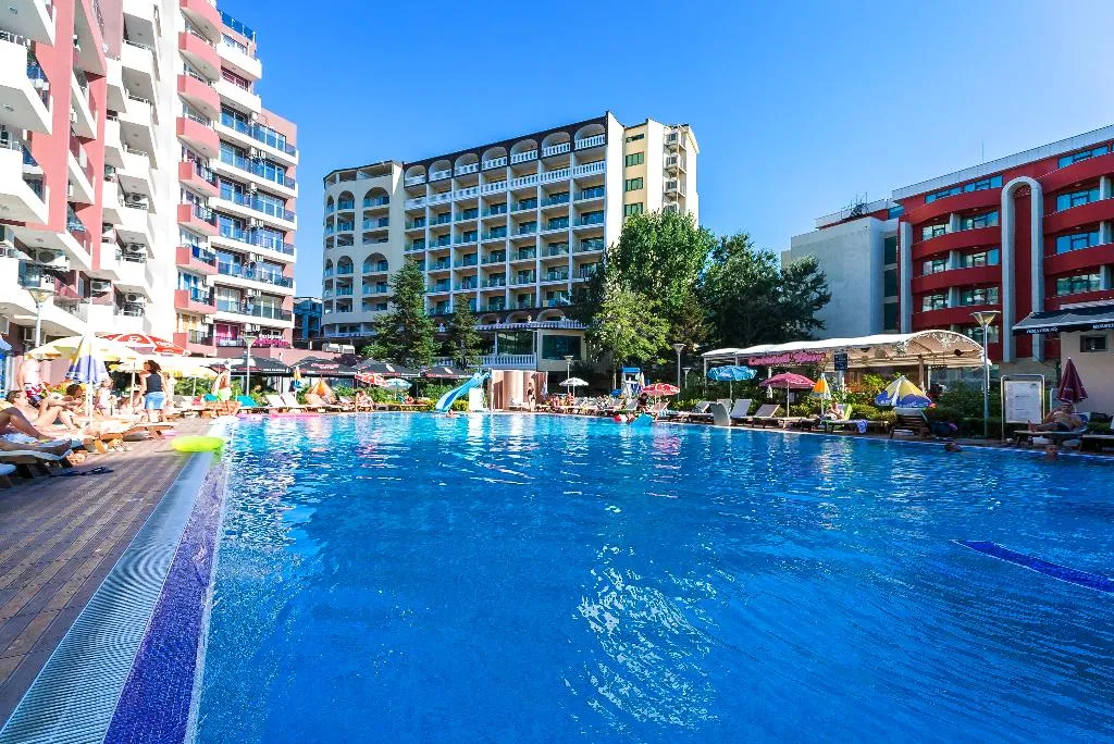 Pool, Persey Admiral Plaza Apartments, Bourgas