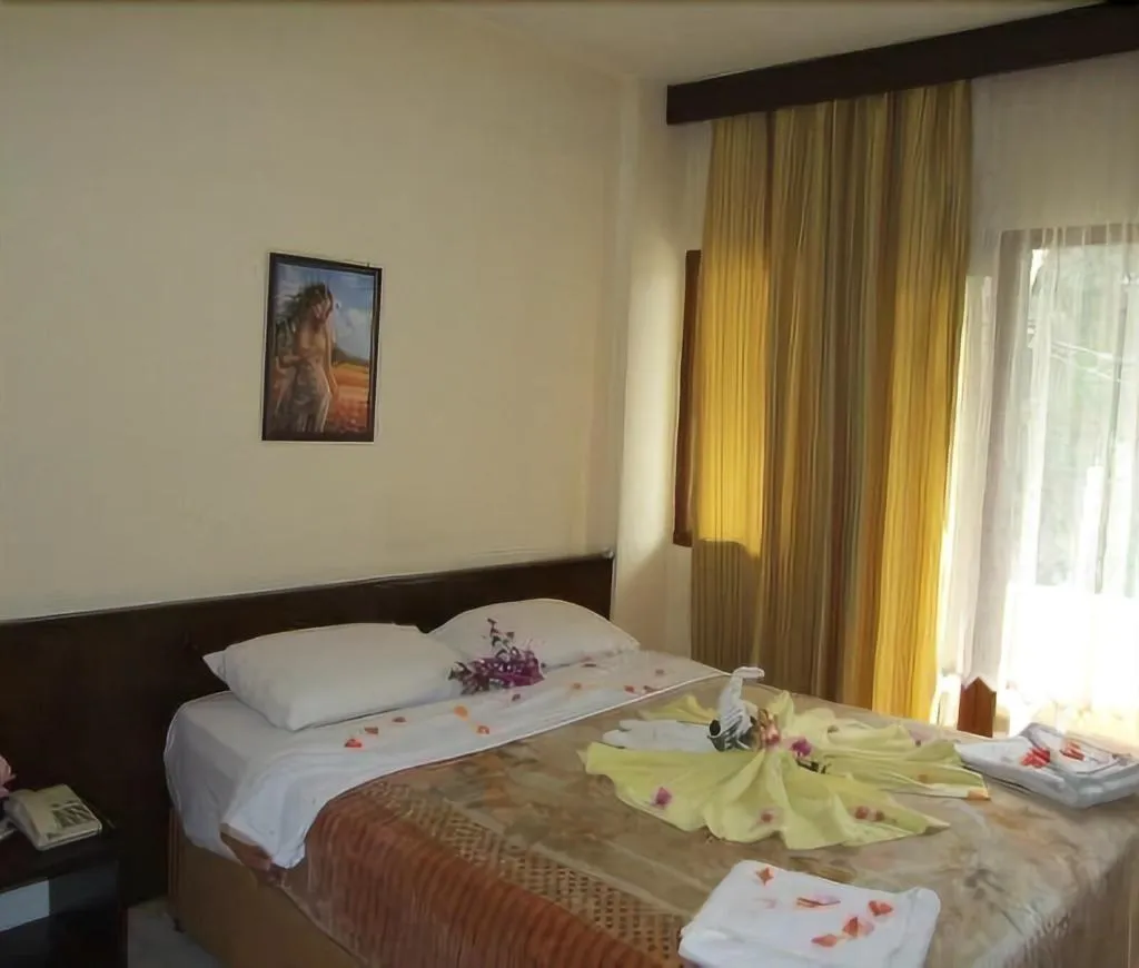Room, Murat, Antalya