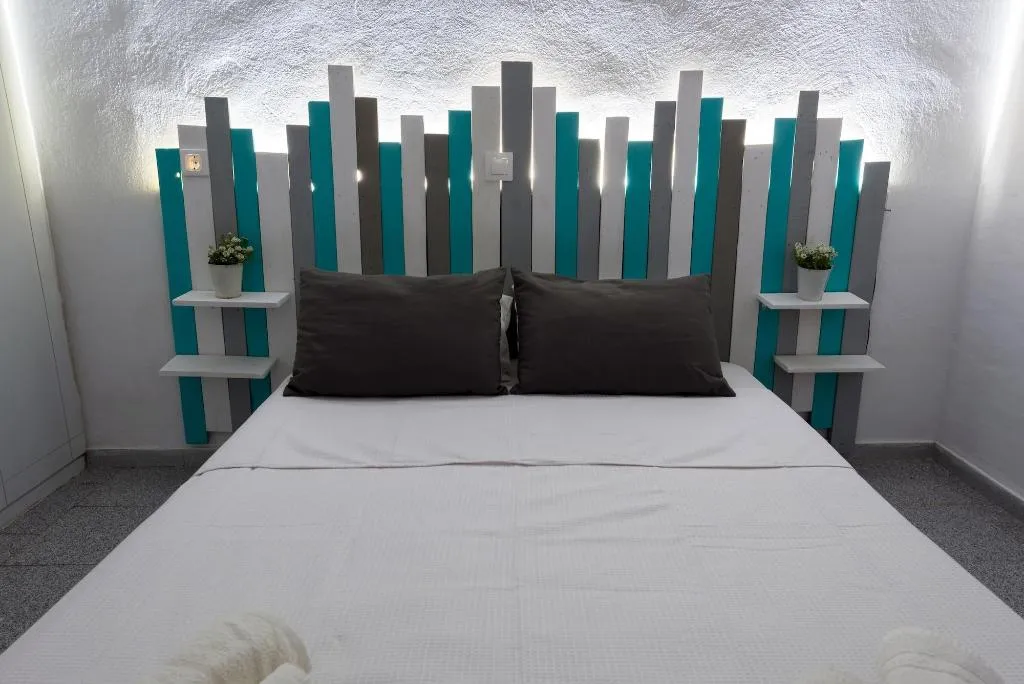 Room, Ikaros Hotel, Santorini