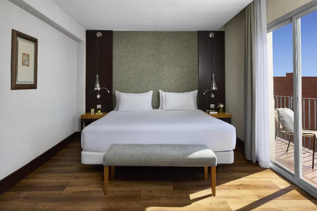 Room, NH Barcelona Stadium, Barcelona
