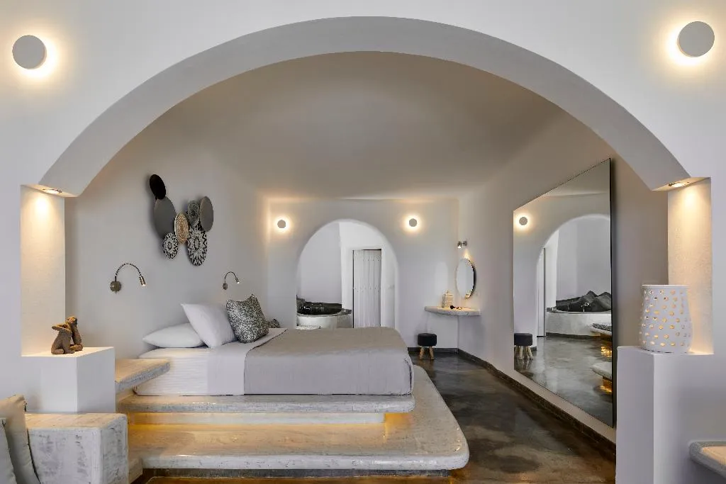 SUITE EXECUTIVE SEA VIEW Room, Suites of the Gods Cave Spa, Santorini