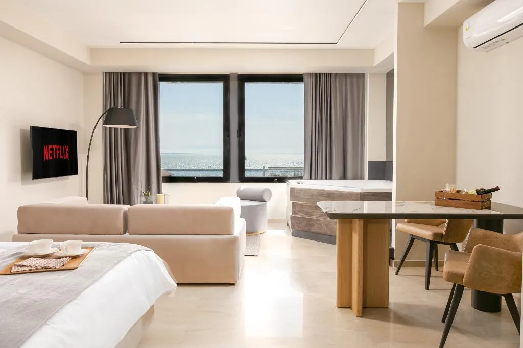 QUADRUPLE SUPERIOR SEA VIEW Room, Sea And The City, Halkidiki