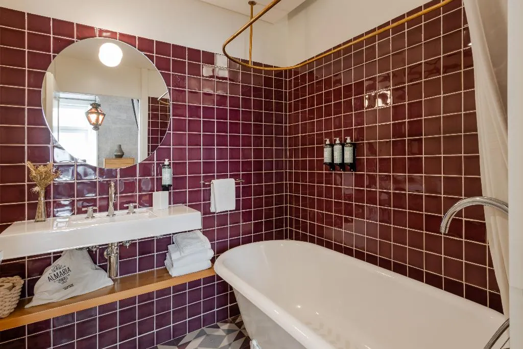APARTMENT SUPERIOR ONE BEDROOM Room, Almaria - Edificio Da Corte, Lisbon