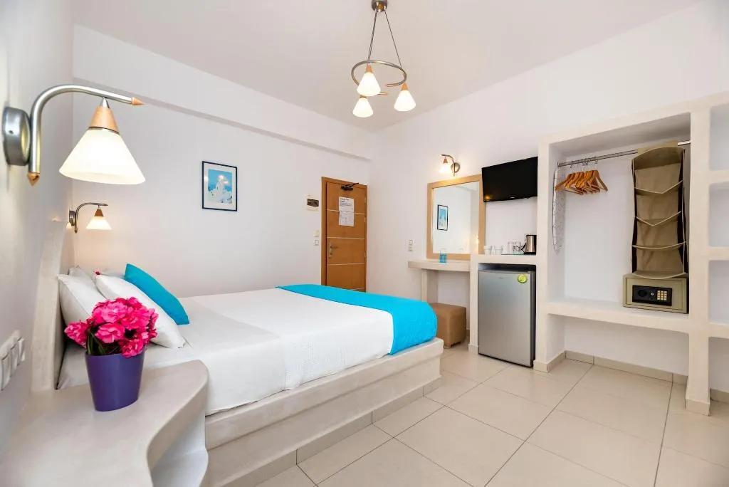 Room, Stelios Place, Santorini