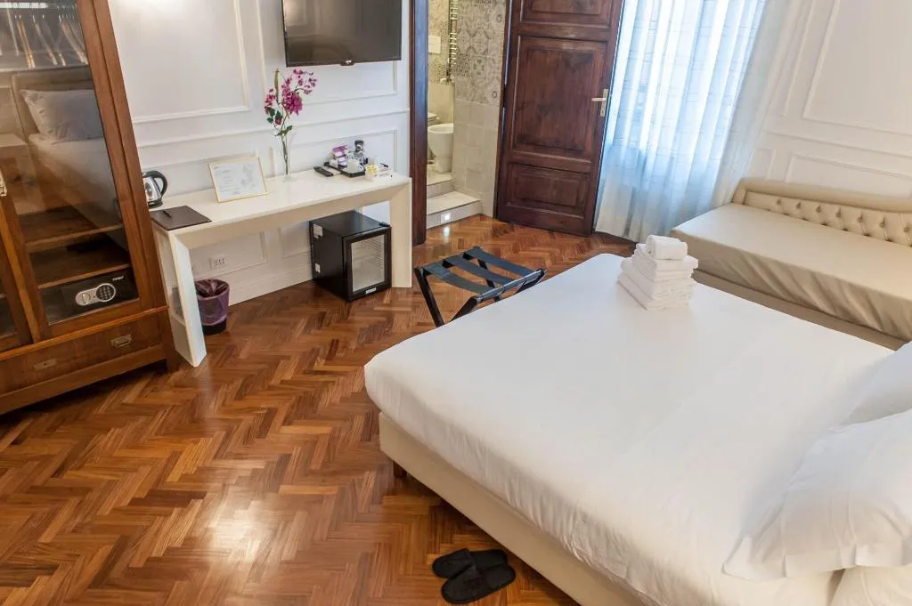 Room, Navona Central Suites, Rome