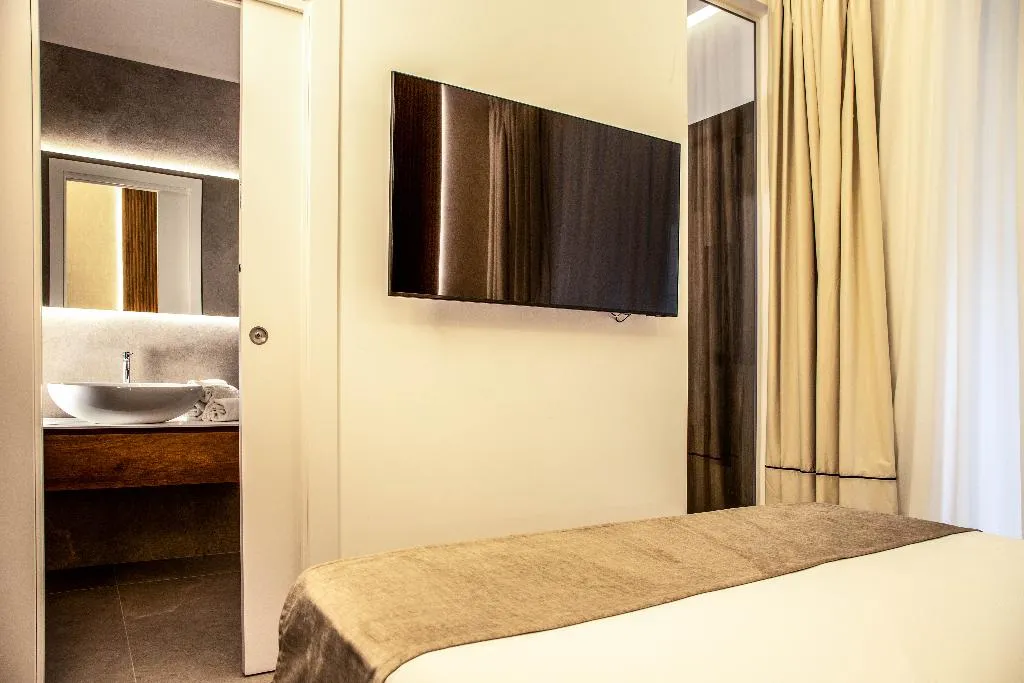 Room CLASSIC WITH BALCONY Room, Mamalu - Corso Umberto 35, Naples