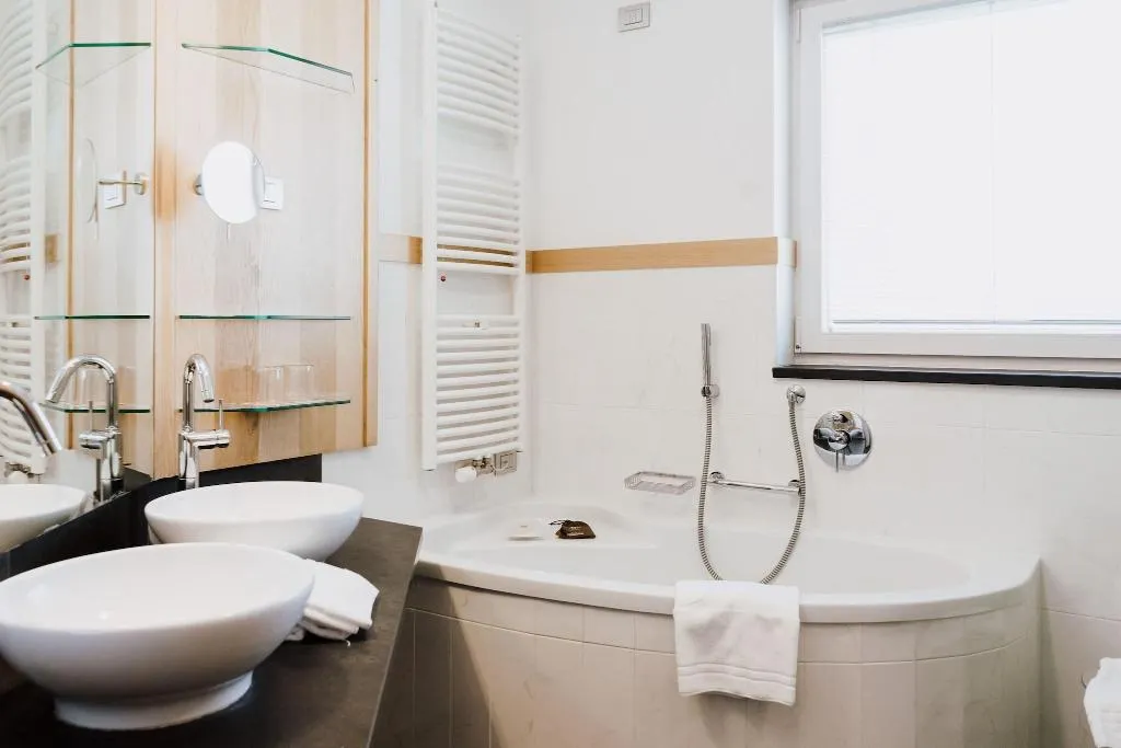 DOUBLE DELUXE Room, Lac Salin Spa & Mountain Resort, Milan