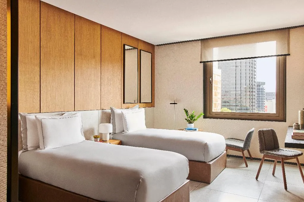 Double or Twin STANDARD Room, Grand Hyatt Barcelona, Barcelona