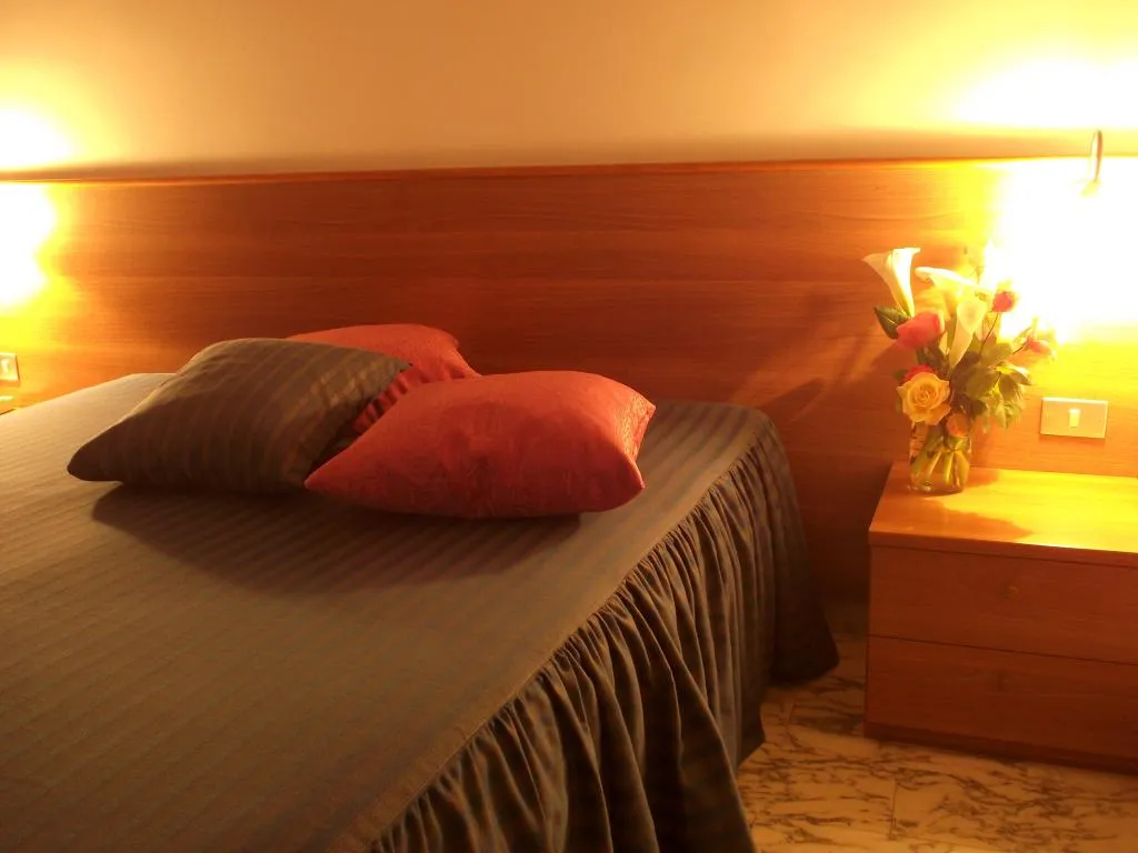 TRIPLE STANDARD Room, Mosaici da Battiato Hotel, Catania