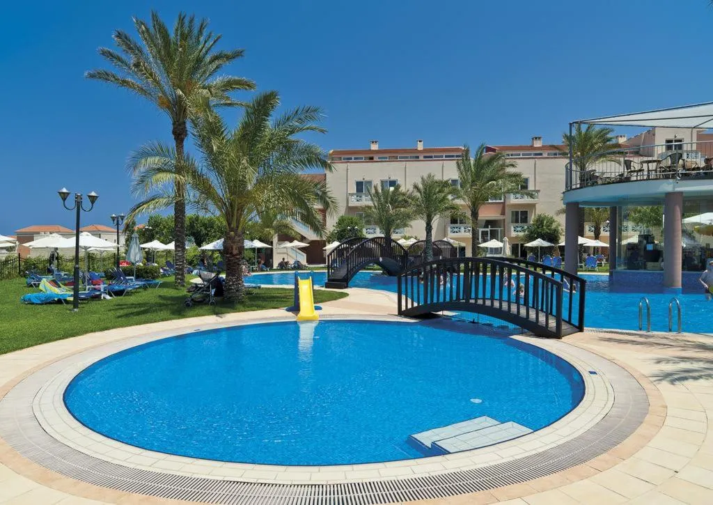 Pool, Selini Suites, Crete