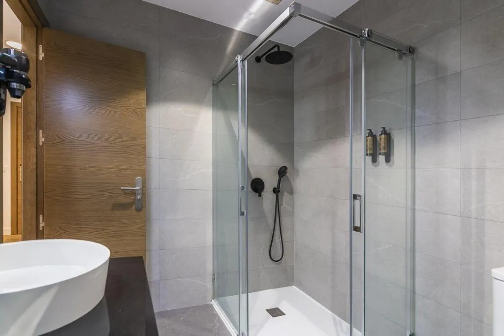 Room, Aquitania Home Suites, Seville