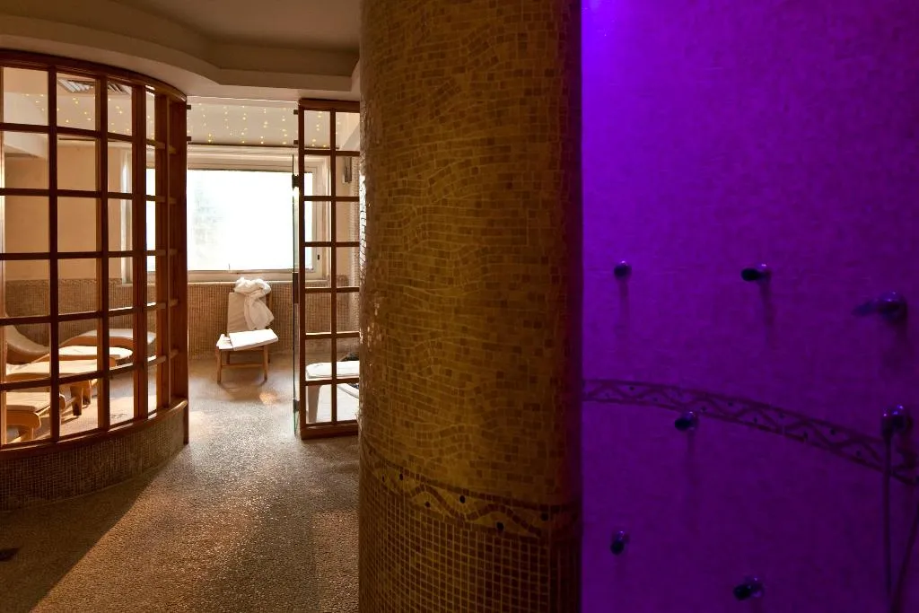 Sports and Entertainment, Excelsior Belvedere Hotel & Spa, Naples