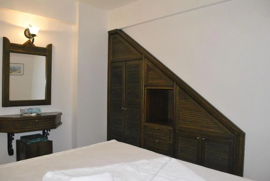 Room, Dionysia, Antalya