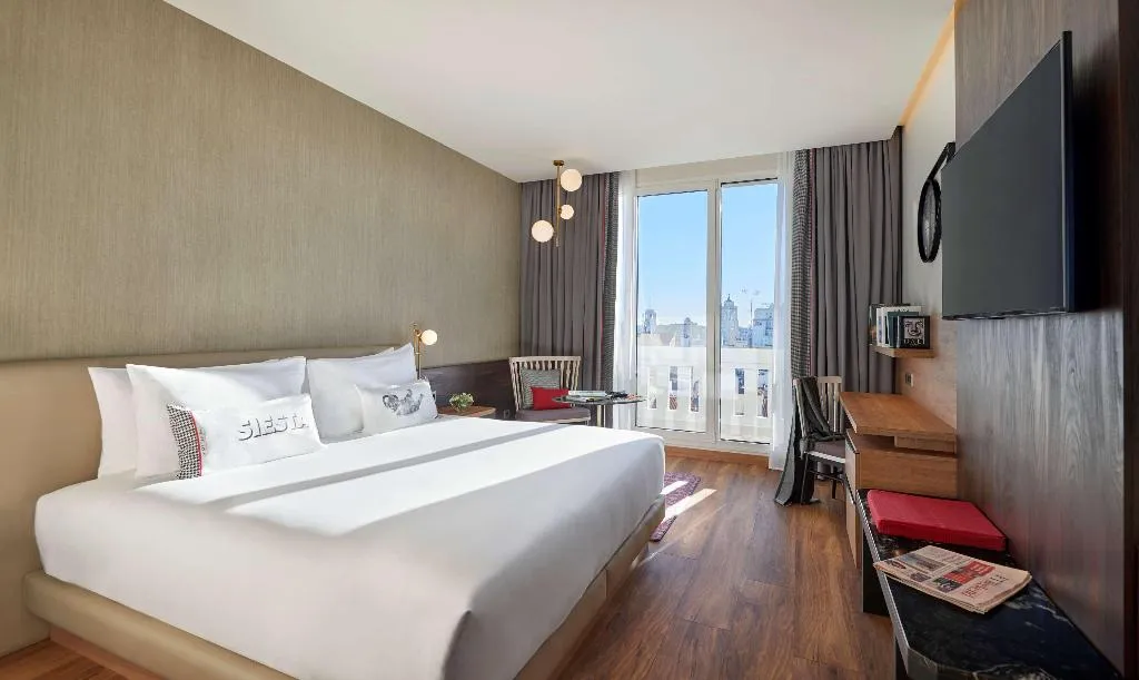 Room, Hyatt Centric Gran Via Madrid, Madrid