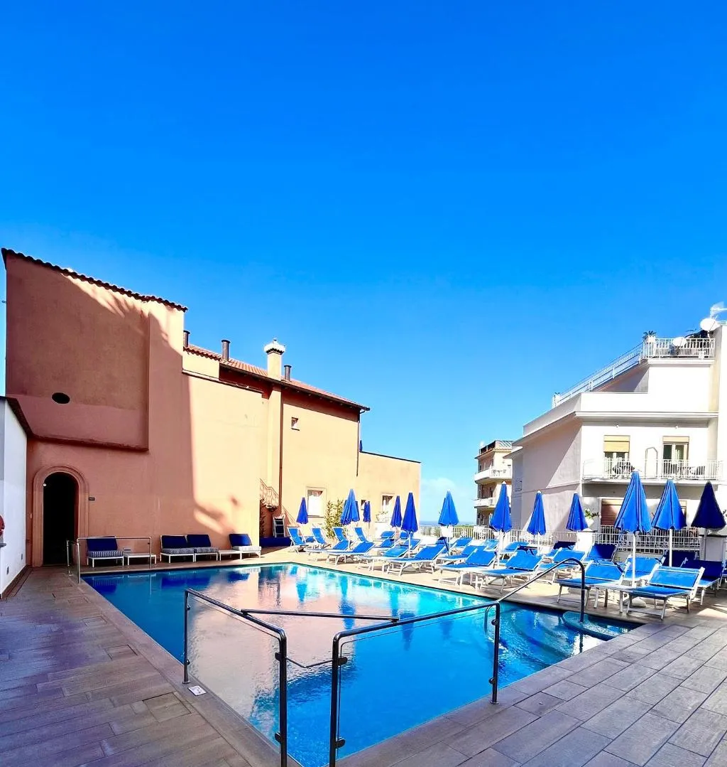 Pool, Villa Maria, Naples
