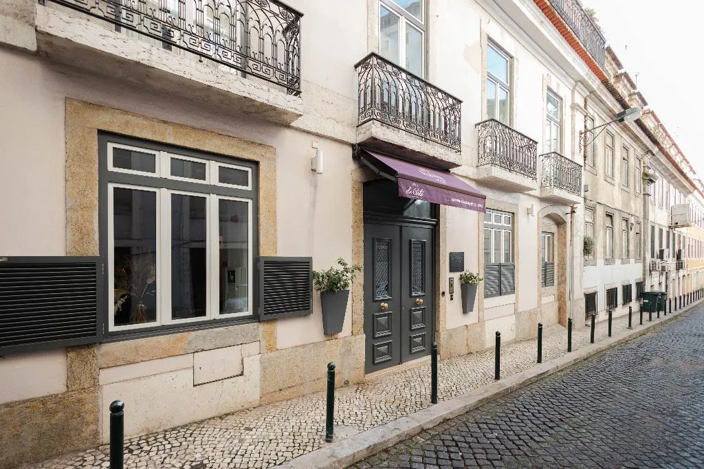 General view, Almaria - Edificio Da Corte, Lisbon