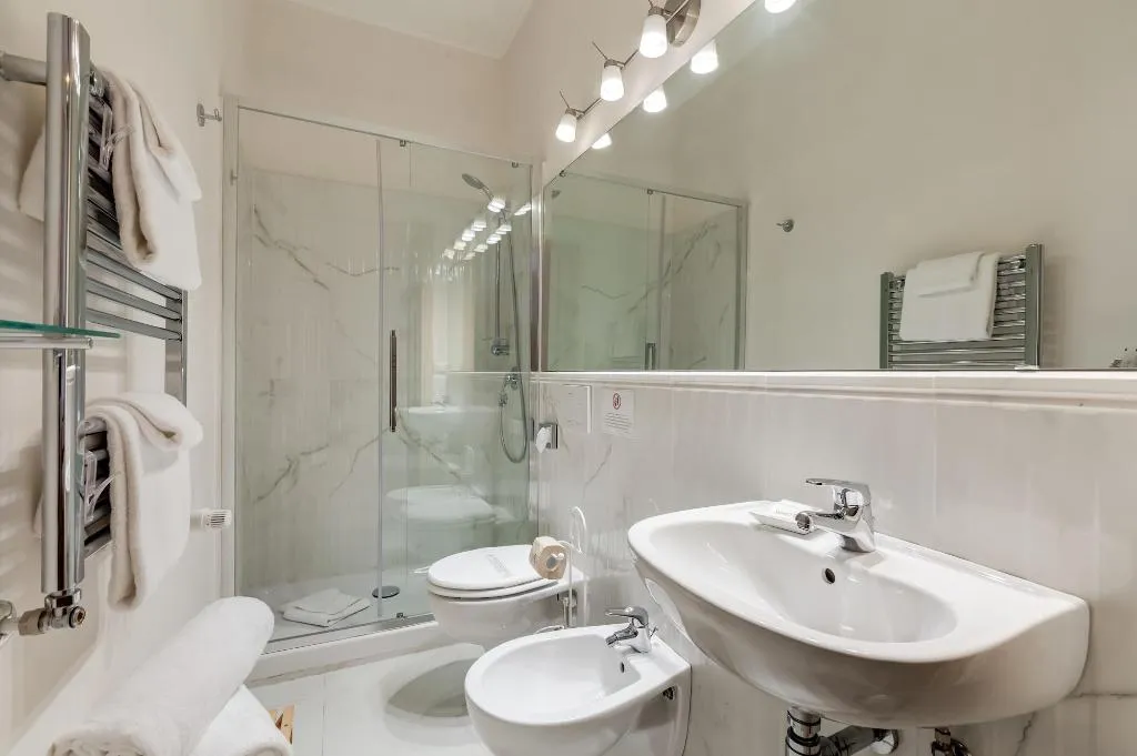 Room, Rome Charming Suites, Naples