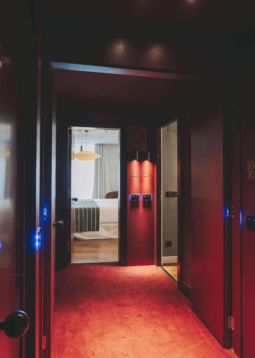 Room, Regina, Barcelona