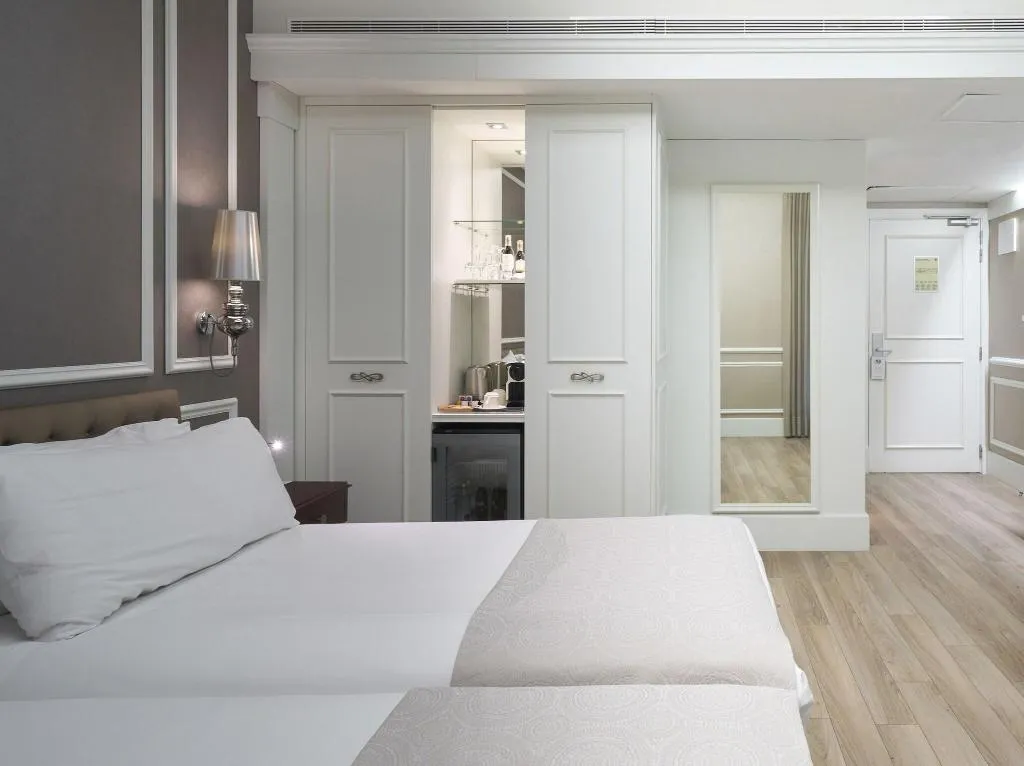 FAMILY ROOM STANDARD Room, Catalonia Passeig de Gracia, Barcelona