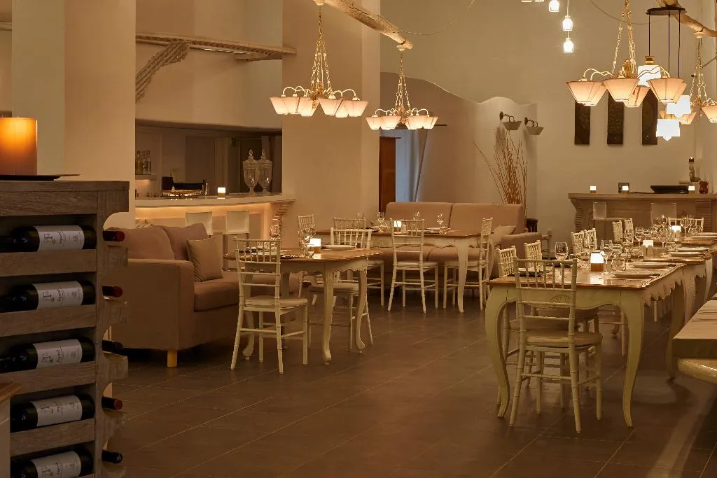 Restaurant, Suites of the Gods Cave Spa, Santorini