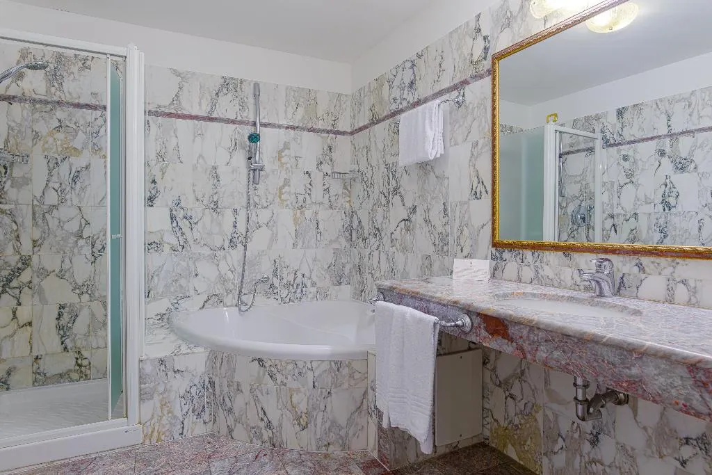 Double or Twin SUPERIOR Room, Donatello, Florence