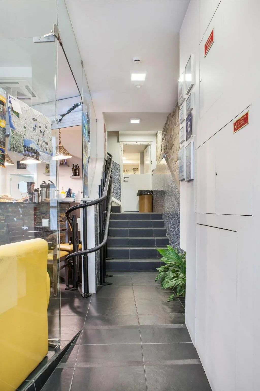 Lobby, Happy Porto Hostel & Apartments, Porto