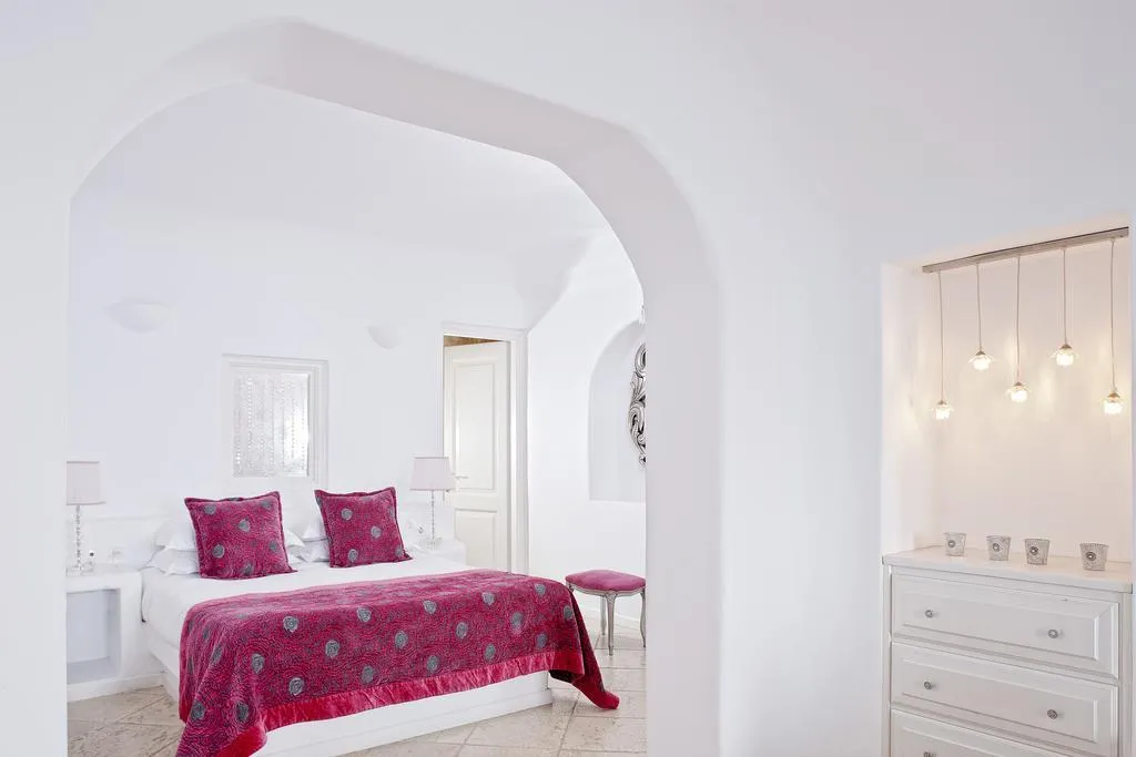 SUITE STANDARD Room, Above Blue Suites, Santorini