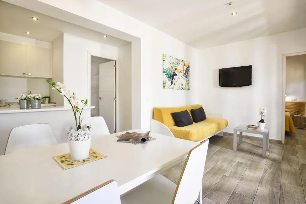 Room, Naika Studios & Apartments, Majorca