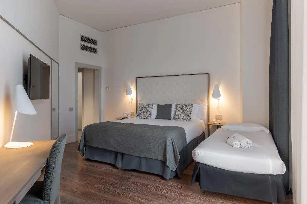 TRIPLE COMFORT Room, Gran Hotel Havana 4*Sup by Escampa Hotels, Barcelona