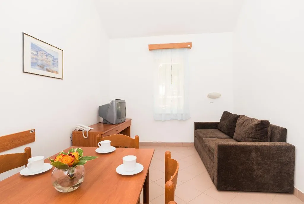 BUNGALOW CAPACITY 5 Room, Apartments Polynesia Plava Laguna, Istria