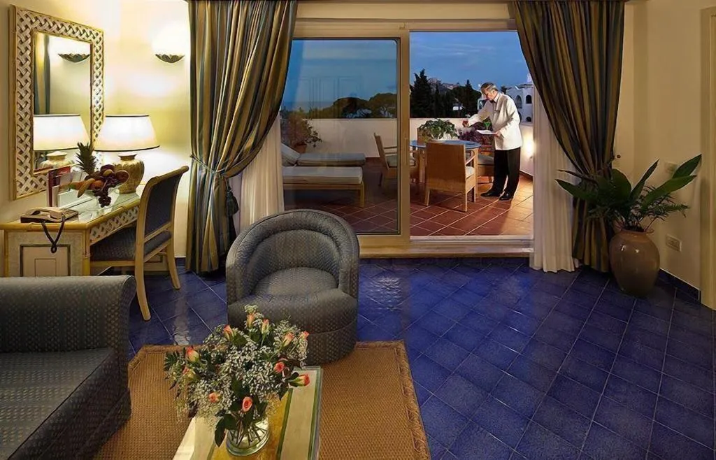 Room, Grand Hotel il Moresco, Naples