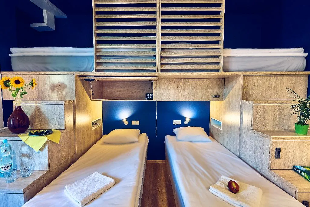 QUADRUPLE STANDARD Room, Draggo House- Hostel, Krakow