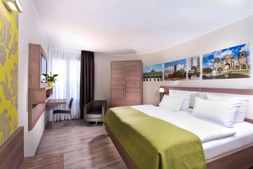 TRIPLE WITH DOUBLE BED Room, Best Western Hotel Kantstrasse Berlin, Berlin