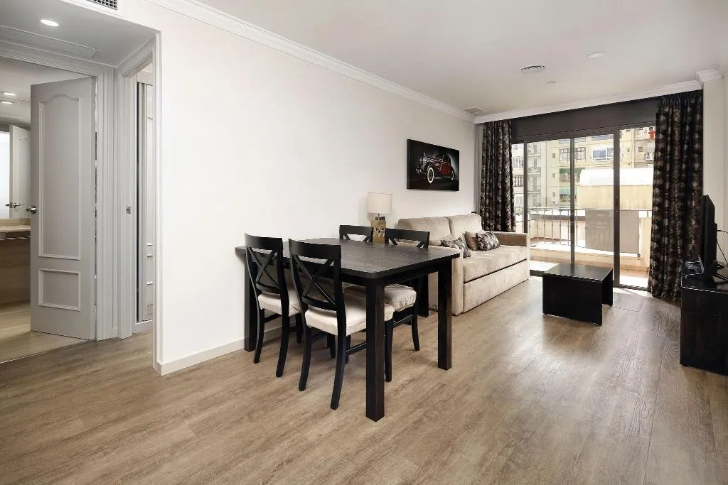 APARTMENT TWO DOUBLE BEDS Room, Hispanos 7 Suiza Apartament-Restaurant, Barcelona