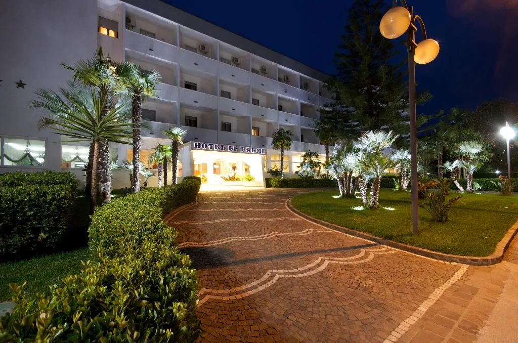 Lobby, Le Palme, Naples