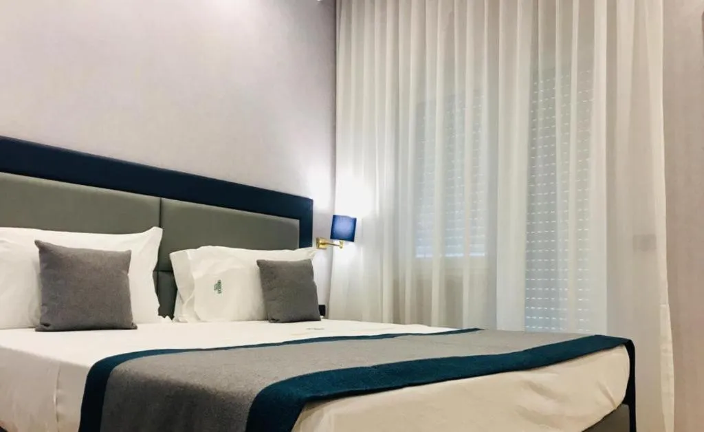 Double or Twin STANDARD Room, American Hotel, Naples