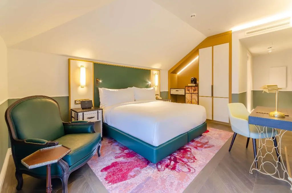 Room, The Emerald House Lisbon, Curio Collection by Hilt, Lisbon