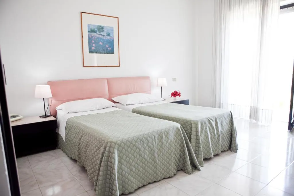 DOUBLE CLASSIC Room, Hotel Club Helios, Catania