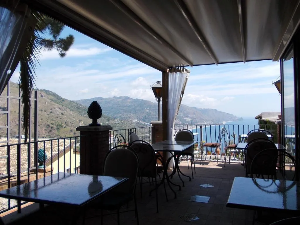 General view, La Pensione Svizzera, Taormina