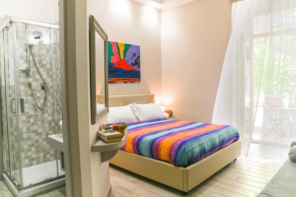 QUADRUPLE CLASSIC TWO QUEEN BEDS Room, Residenza Suarez, Naples