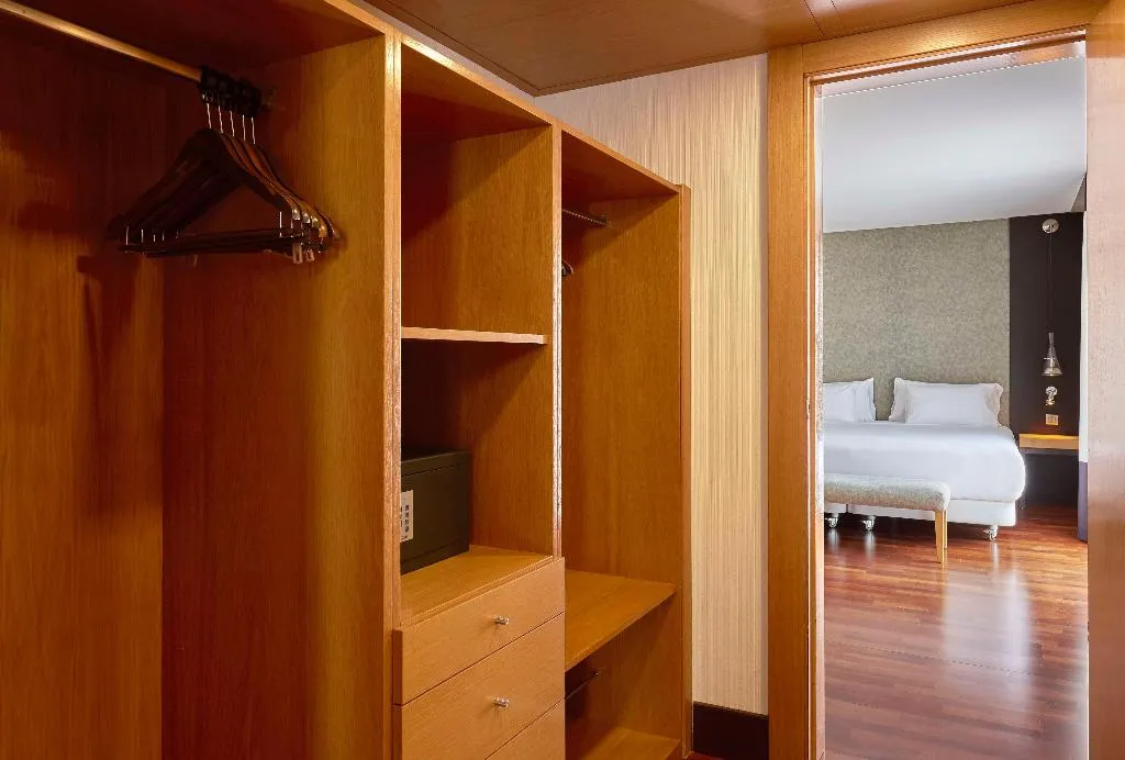 Room, NH Barcelona Stadium, Barcelona