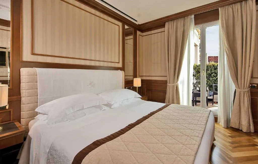 TWIN CLASSIC Room, Manzoni, Milan